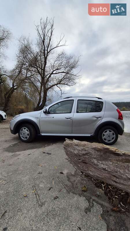 Позашляховик / Кросовер Dacia Sandero StepWay 2009 в Києві фото 5 Позашляховик / Кросовер Dacia Sandero StepWay 2009 в Києві