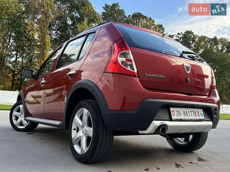 Позашляховик / Кросовер Dacia Sandero StepWay 2012 в Луцьку