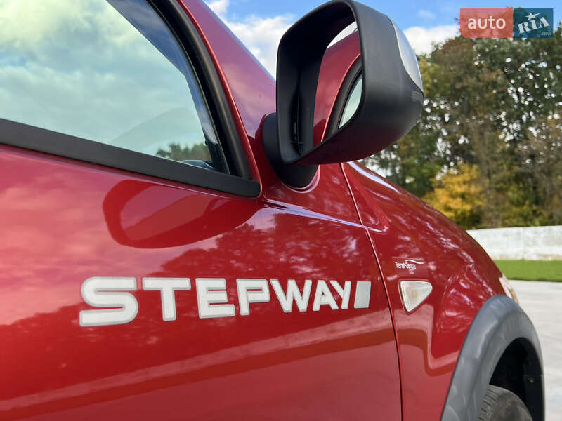 Позашляховик / Кросовер Dacia Sandero StepWay 2012 в Луцьку