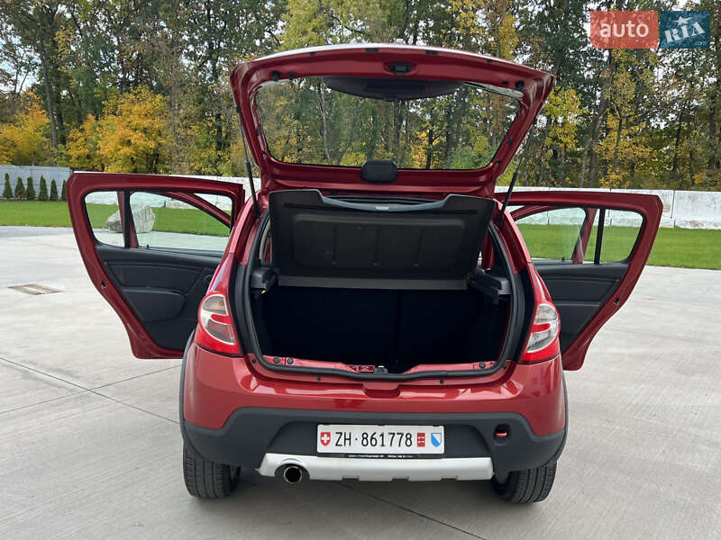 Позашляховик / Кросовер Dacia Sandero StepWay 2012 в Луцьку