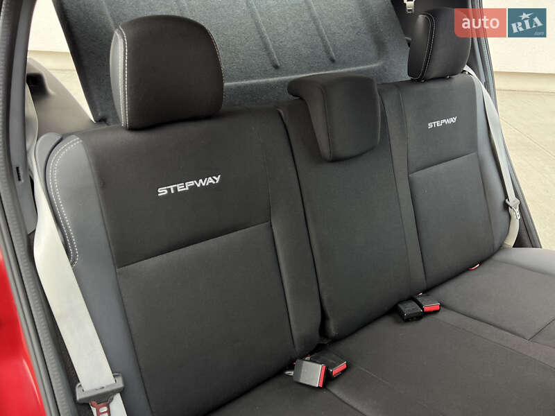 Позашляховик / Кросовер Dacia Sandero StepWay 2012 в Луцьку