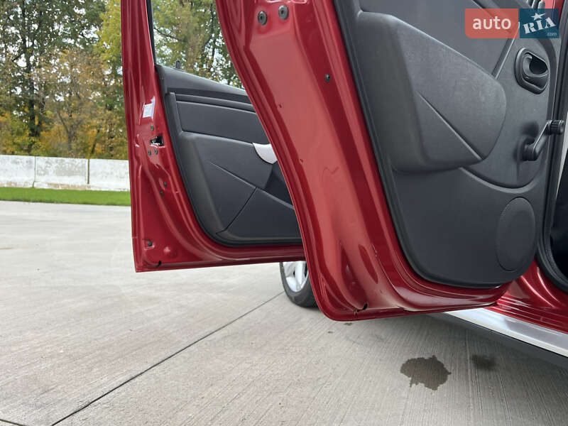 Позашляховик / Кросовер Dacia Sandero StepWay 2012 в Луцьку