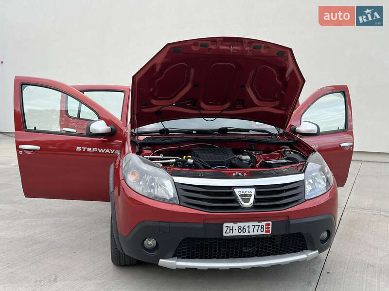 Позашляховик / Кросовер Dacia Sandero StepWay 2012 в Луцьку