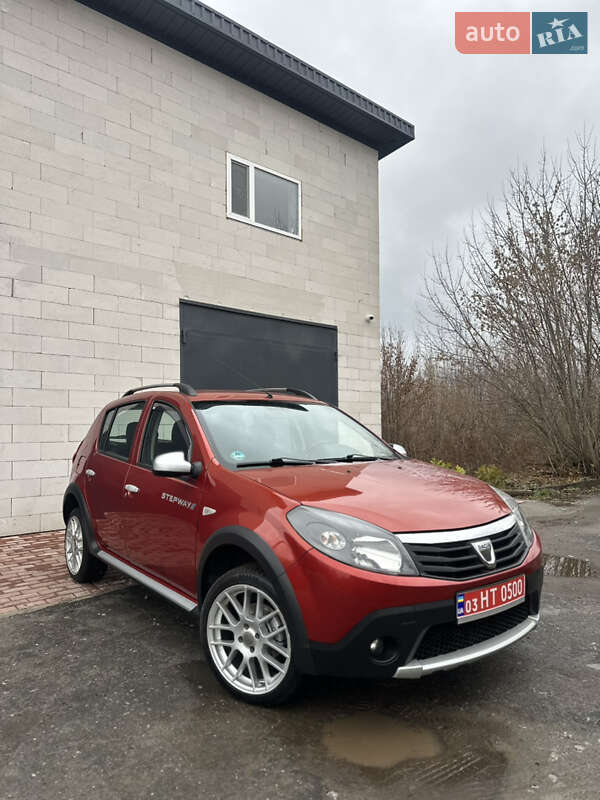 Внедорожник / Кроссовер Dacia Sandero StepWay 2011 в Хороле фото 29 Внедорожник / Кроссовер Dacia Sandero StepWay 2011 в Хороле