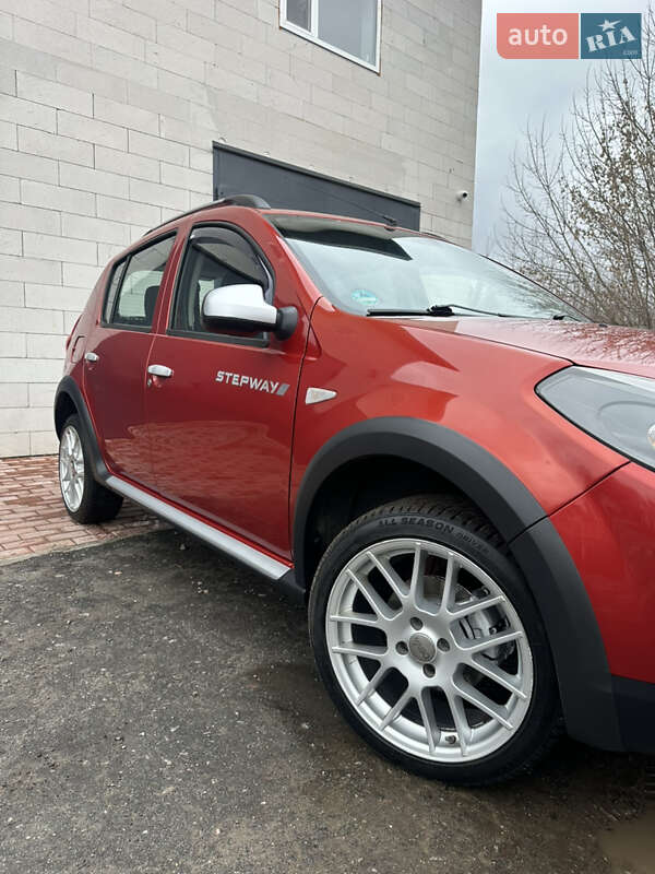 Внедорожник / Кроссовер Dacia Sandero StepWay 2011 в Хороле фото 32 Внедорожник / Кроссовер Dacia Sandero StepWay 2011 в Хороле