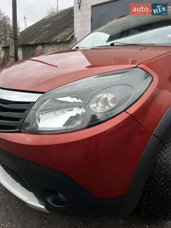 Внедорожник / Кроссовер Dacia Sandero StepWay 2011 в Хороле фото 42 Внедорожник / Кроссовер Dacia Sandero StepWay 2011 в Хороле