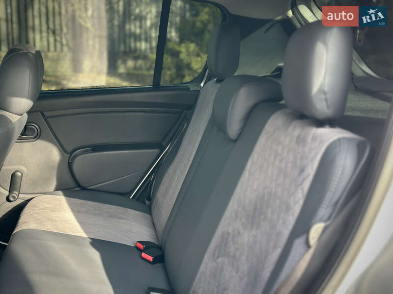 Внедорожник / Кроссовер Dacia Sandero StepWay 2012 в Сумах фото 40 Внедорожник / Кроссовер Dacia Sandero StepWay 2012 в Сумах