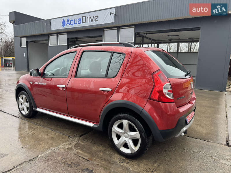 Позашляховик / Кросовер Dacia Sandero StepWay 2012 в Кролевці