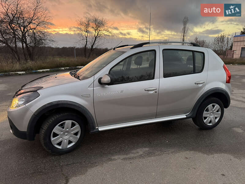 Внедорожник / Кроссовер Dacia Sandero StepWay 2011 в Кролевце