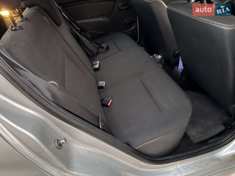 Внедорожник / Кроссовер Dacia Sandero StepWay 2011 в Кролевце