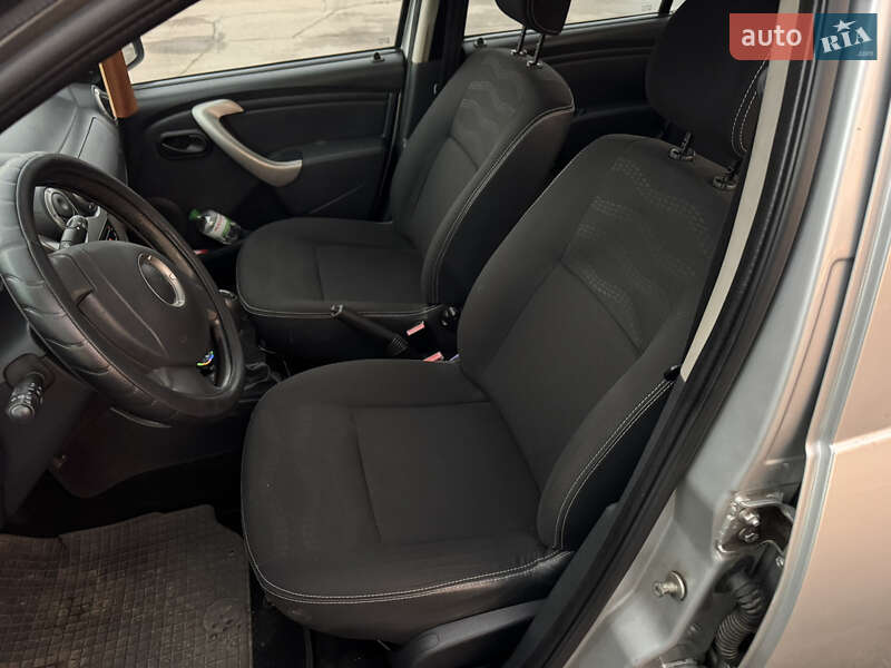 Внедорожник / Кроссовер Dacia Sandero StepWay 2011 в Кролевце