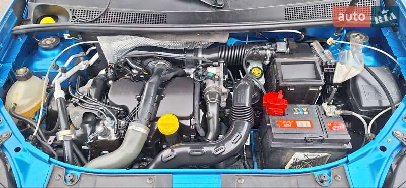 Внедорожник / Кроссовер Dacia Sandero StepWay 2015 в Новоархангельске