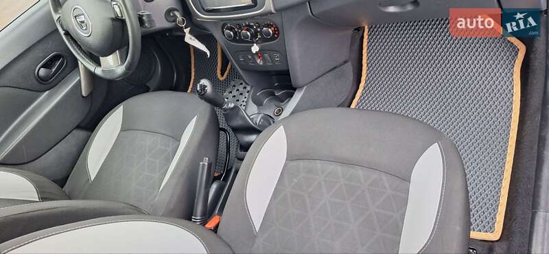 Внедорожник / Кроссовер Dacia Sandero StepWay 2015 в Новоархангельске