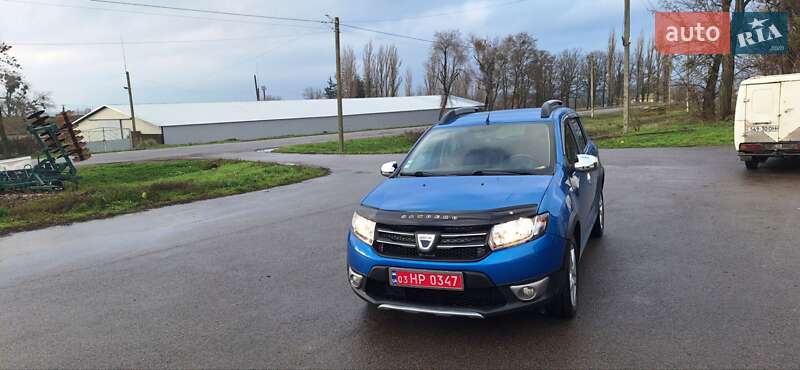 Внедорожник / Кроссовер Dacia Sandero StepWay 2015 в Новоархангельске