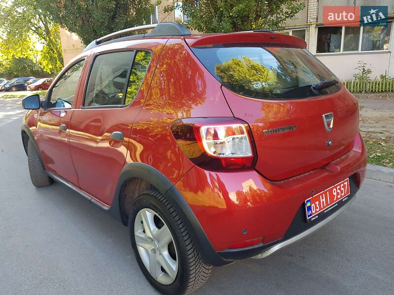 Внедорожник / Кроссовер Dacia Sandero StepWay 2014 в Чернигове