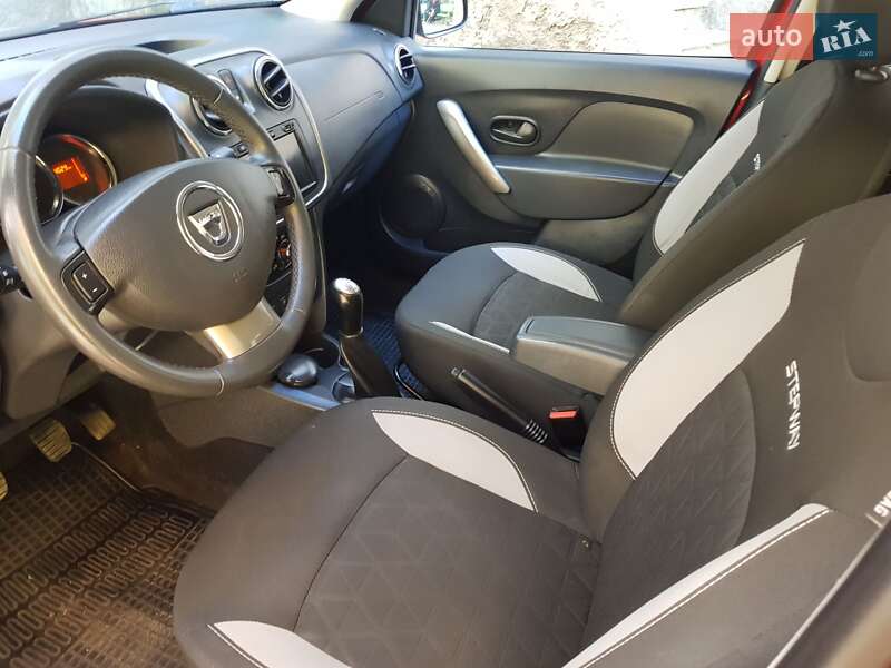 Внедорожник / Кроссовер Dacia Sandero StepWay 2014 в Чернигове