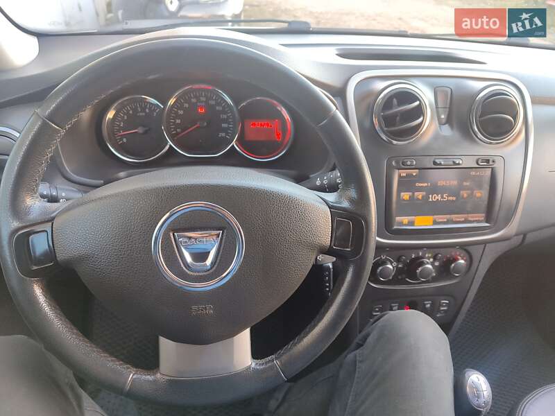 Внедорожник / Кроссовер Dacia Sandero StepWay 2013 в Тернополе