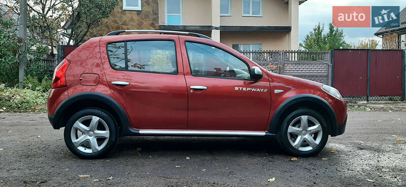 Позашляховик / Кросовер Dacia Sandero StepWay 2012 в Чернігові