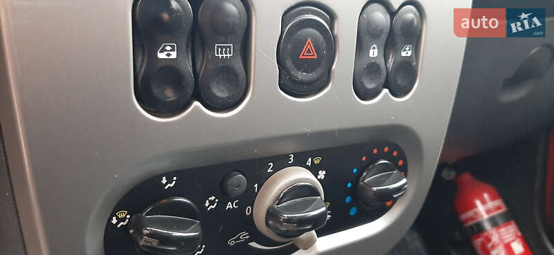 Позашляховик / Кросовер Dacia Sandero StepWay 2012 в Чернігові