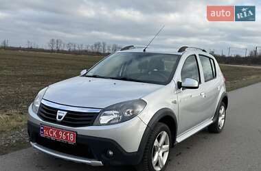 Позашляховик / Кросовер Dacia Sandero StepWay 2012 в Стрию