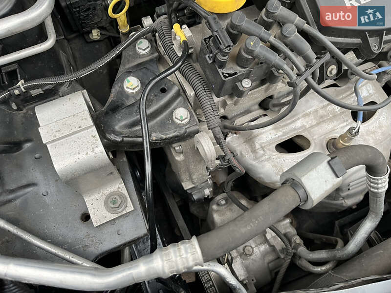 Внедорожник / Кроссовер Dacia Sandero StepWay 2011 в Радивилове фото 38 Внедорожник / Кроссовер Dacia Sandero StepWay 2011 в Радивилове