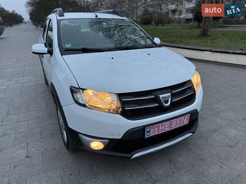 Dacia Sandero StepWay 2015 Dacia Sandero StepWay 2015