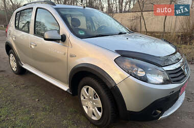 Внедорожник / Кроссовер Dacia Sandero StepWay 2011 в Кролевце