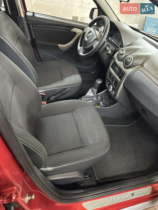 Позашляховик / Кросовер Dacia Sandero StepWay 2011 в Хоролі