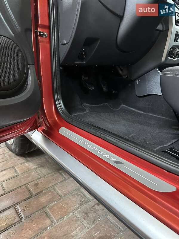 Позашляховик / Кросовер Dacia Sandero StepWay 2011 в Хоролі