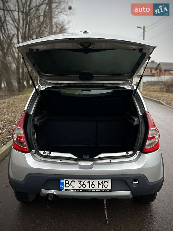 Внедорожник / Кроссовер Dacia Sandero StepWay 2012 в Сумах