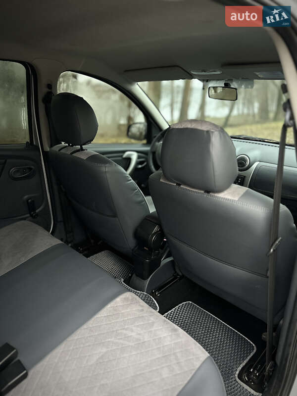 Внедорожник / Кроссовер Dacia Sandero StepWay 2012 в Сумах