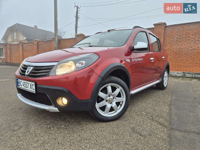 Внедорожник / Кроссовер Dacia Sandero StepWay 2012 в Стрые
