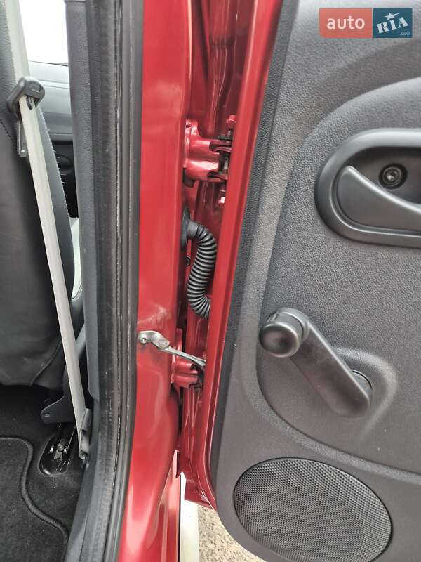 Внедорожник / Кроссовер Dacia Sandero StepWay 2012 в Стрые