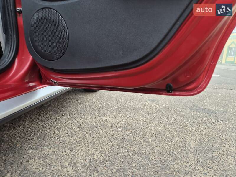 Внедорожник / Кроссовер Dacia Sandero StepWay 2012 в Стрые