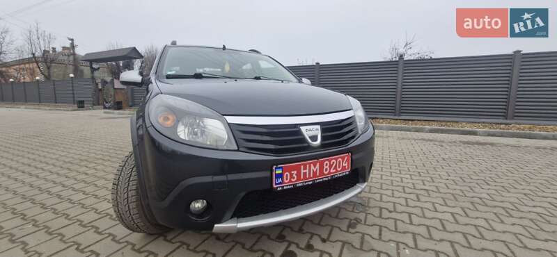 Позашляховик / Кросовер Dacia Sandero StepWay 2012 в Красилові