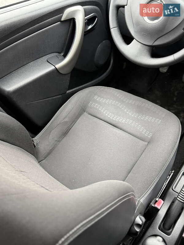 Внедорожник / Кроссовер Dacia Sandero StepWay 2011 в Луцке фото 83 Внедорожник / Кроссовер Dacia Sandero StepWay 2011 в Луцке