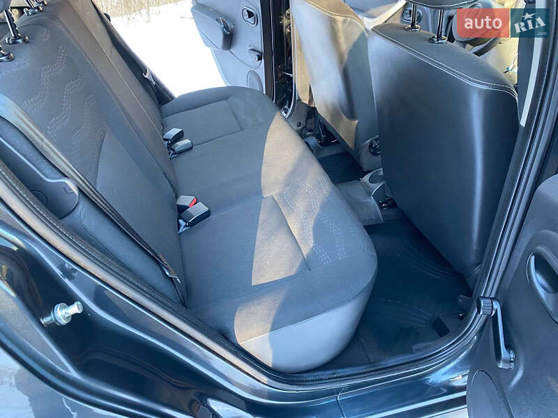 Внедорожник / Кроссовер Dacia Sandero StepWay 2012 в Радивилове фото 80 Внедорожник / Кроссовер Dacia Sandero StepWay 2012 в Радивилове