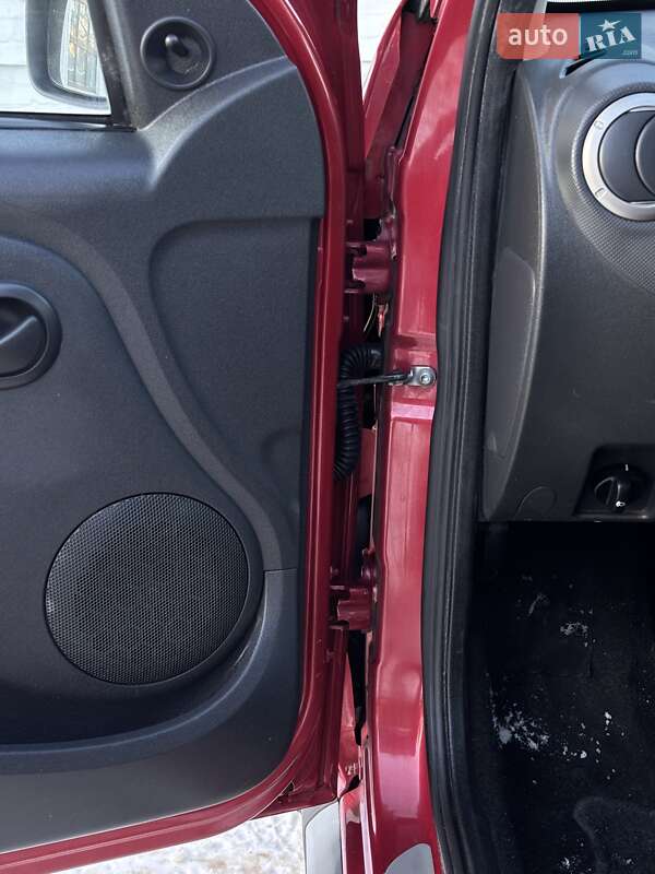 Позашляховик / Кросовер Dacia Sandero StepWay 2010 в Красилові фото 99 Позашляховик / Кросовер Dacia Sandero StepWay 2010 в Красилові