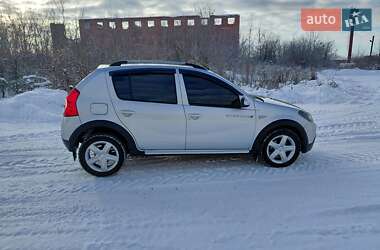 Внедорожник / Кроссовер Dacia Sandero StepWay 2012 в Шостке