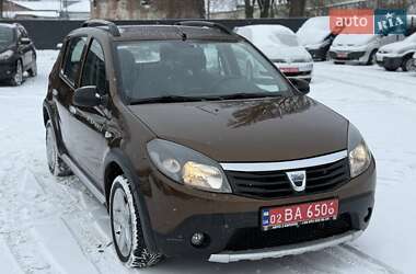 Внедорожник / Кроссовер Dacia Sandero StepWay 2012 в Долинской