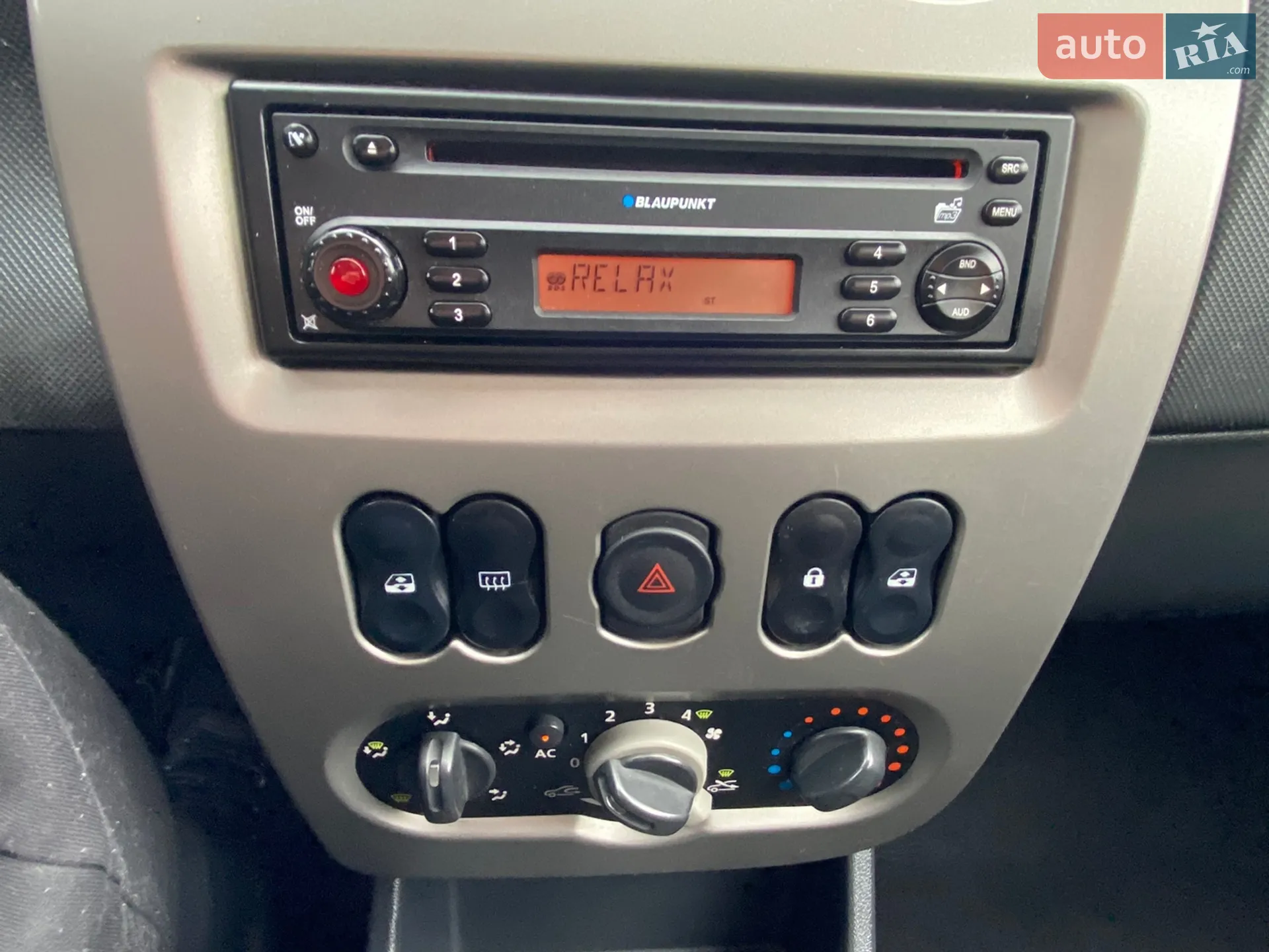 2010 Dacia Sandero - мініатюра 37