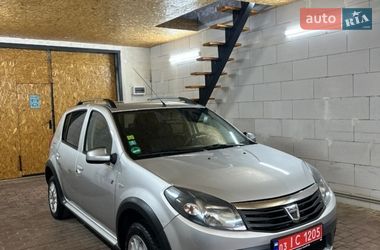 Внедорожник / Кроссовер Dacia Sandero StepWay 2011 в Хороле