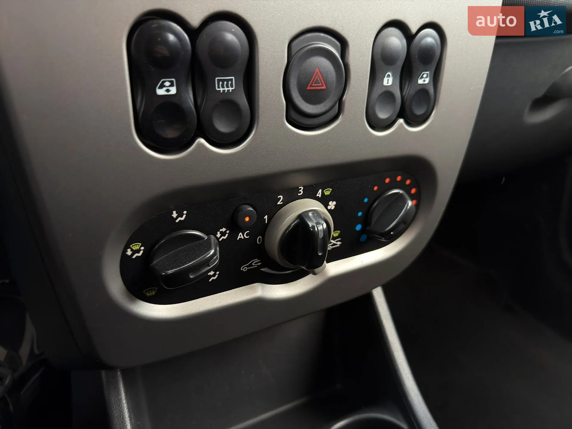 2012 Dacia Sandero - мініатюра 43