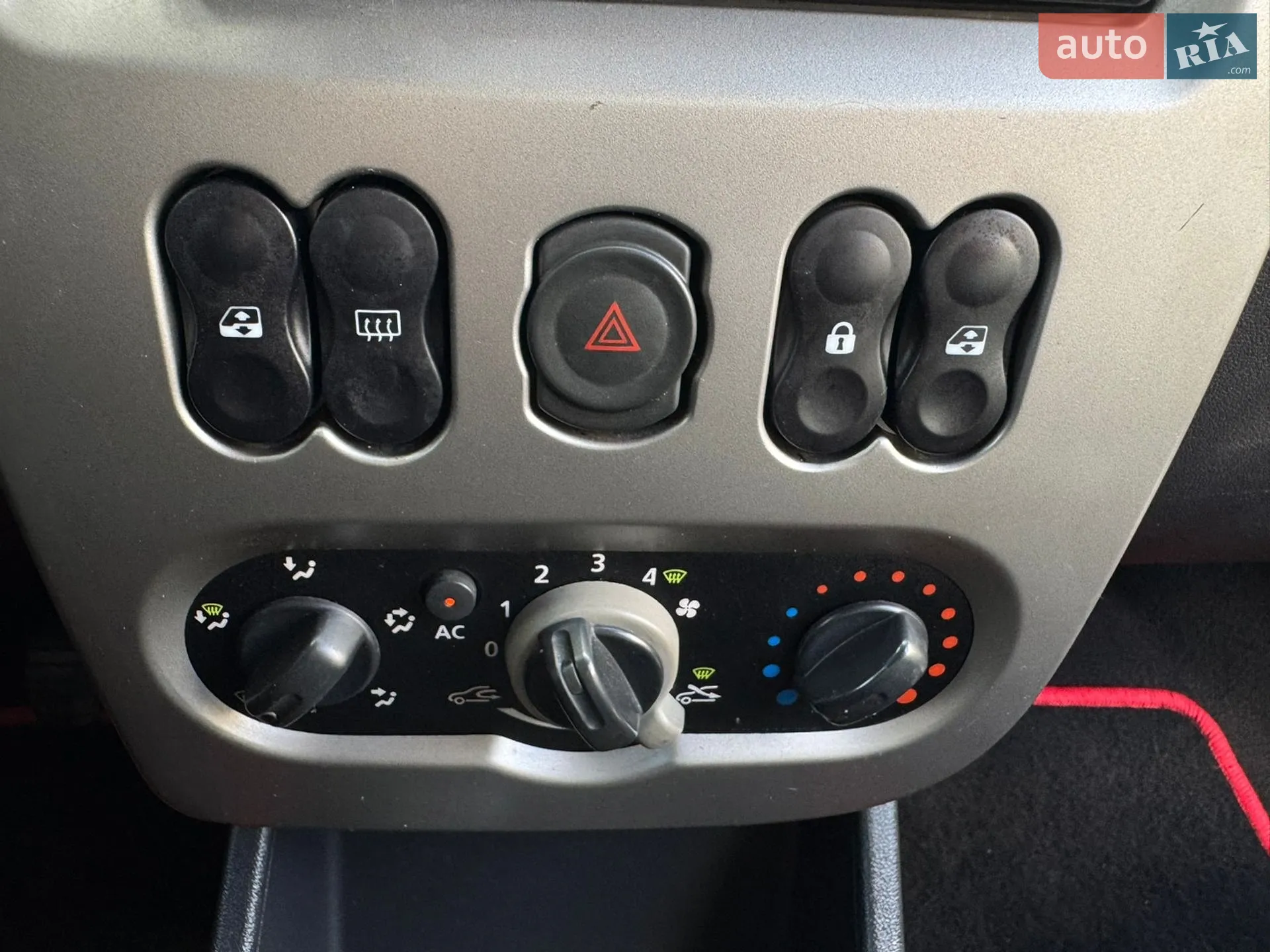 2011 Dacia Sandero - мініатюра 29