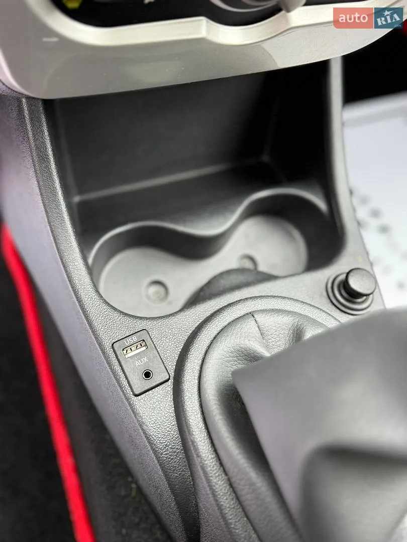 2011 Dacia Sandero - мініатюра 140