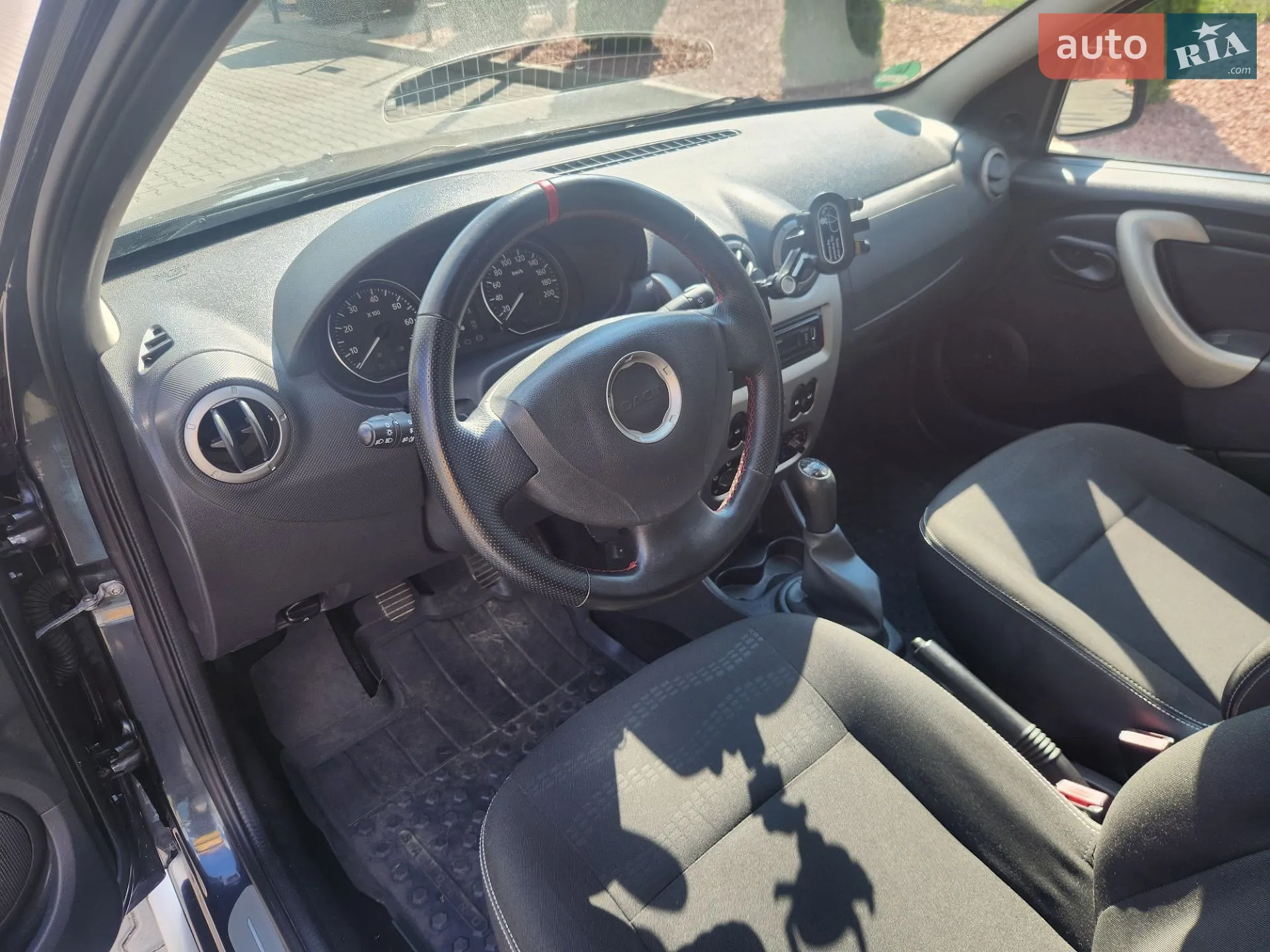 2010 Dacia Sandero - мініатюра 12
