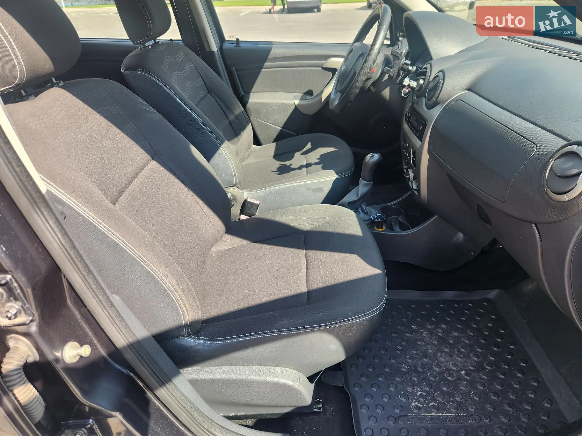 2010 Dacia Sandero - мініатюра 18