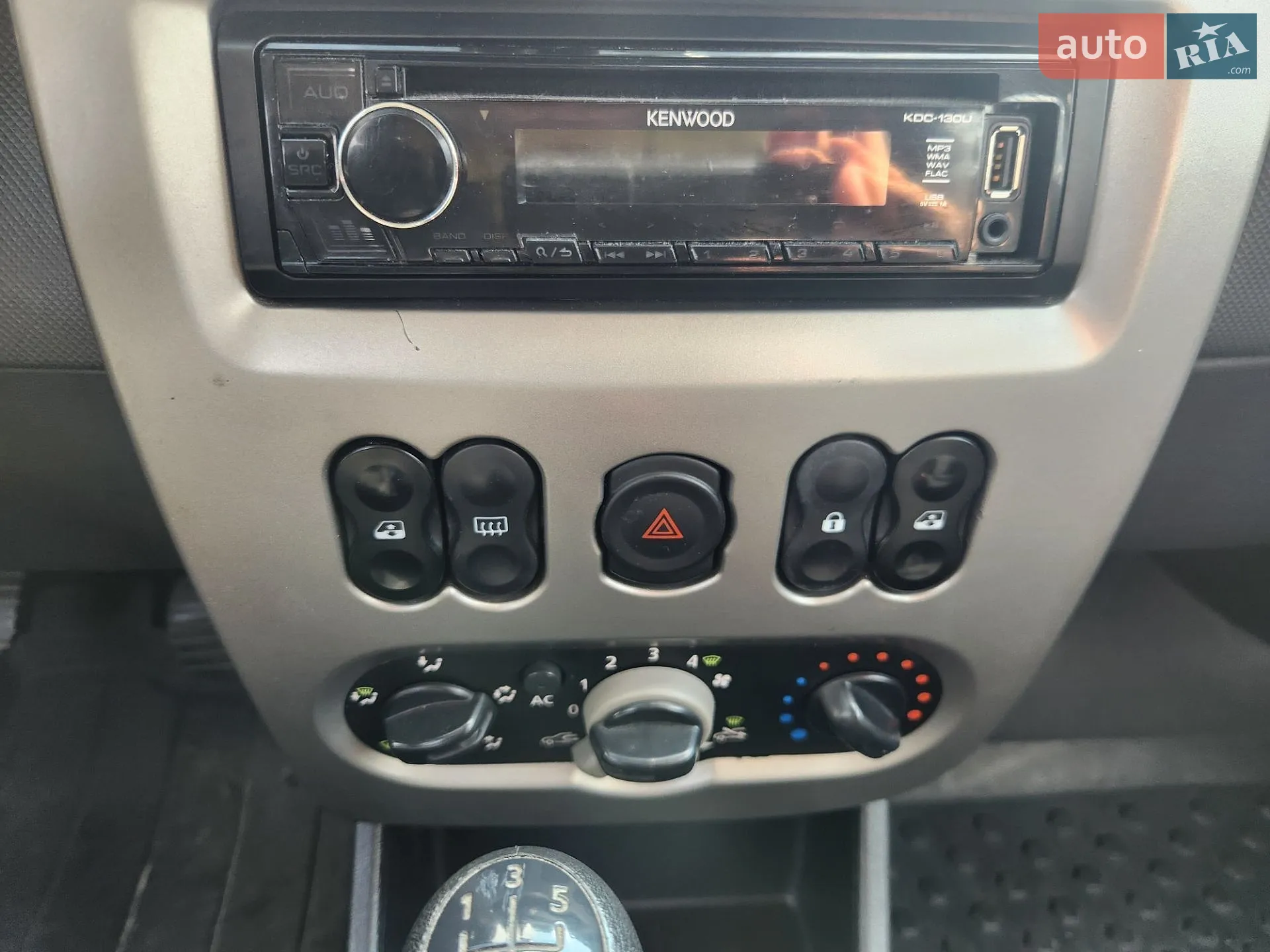 2010 Dacia Sandero - мініатюра 23