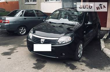 Хэтчбек Dacia Sandero 2011 в Ровно