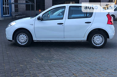 Хэтчбек Dacia Sandero 2009 в Староконстантинове